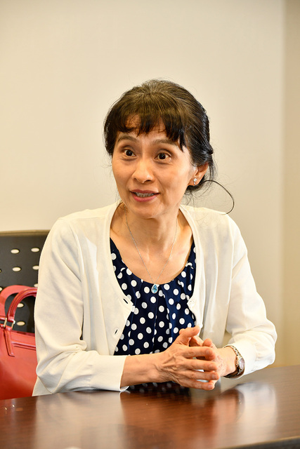 2万円花柄ワンピが物議　石破首相の妻・佳子夫人のファッションを専門家が分析「これまでオシャレに興味を持ったことがなかったのだな」